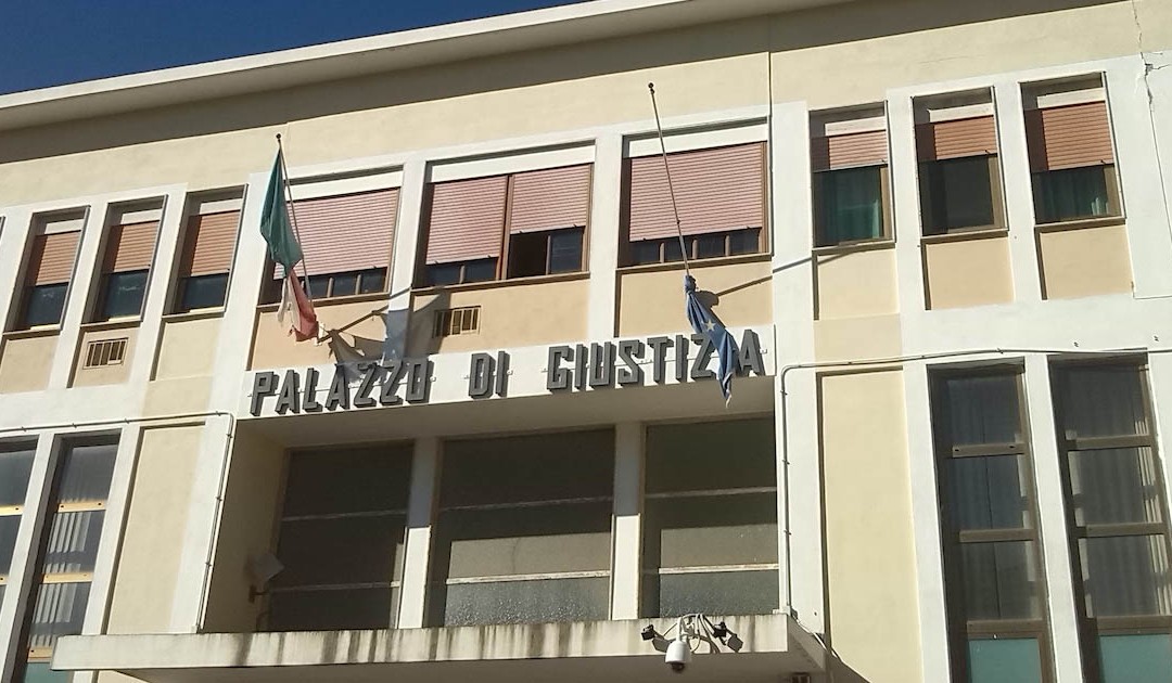 L'ingresso del tribunale di Locri