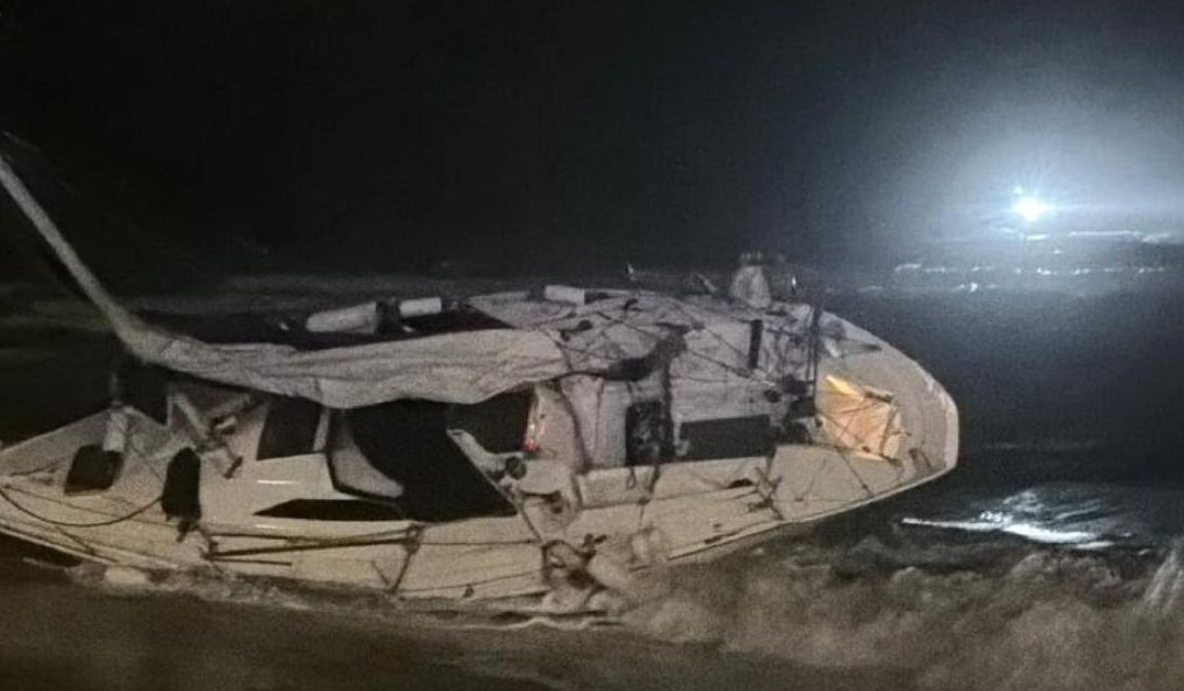 Maltempo in Calabria, salvati due velisti nel crotonese