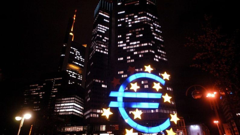 Bce, tassi fermi ma conflitto in Mo frena crescita e rilancia l’inflazione