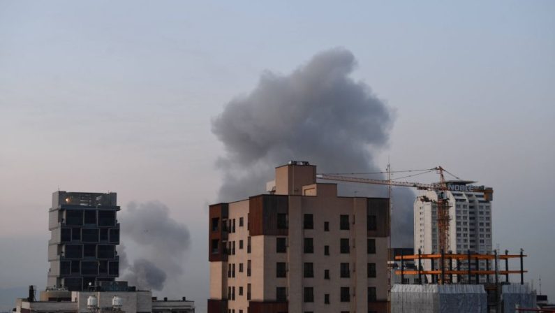 Esplosioni a Teheran e in altre città dell’Iran, risposta missilistica su Tel Aviv