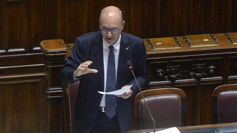 Scuola, Valditara “Con i rinnovi contrattuali restituita centralità al personale”
