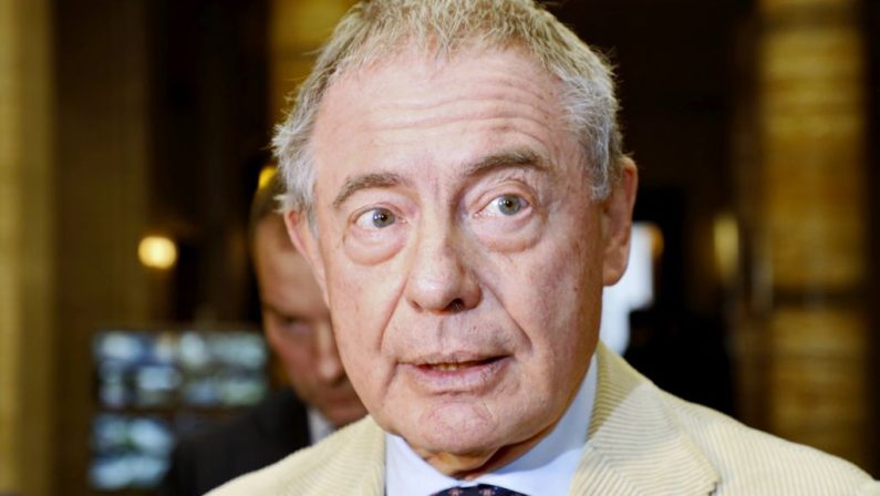 Urso “Adeguare subito prezzi carburanti, ho convocato le compagnie per domani”