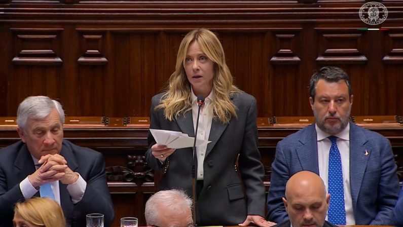 Iran, Meloni “A un passo da punto non ritorno, perseguire prospettiva pace”