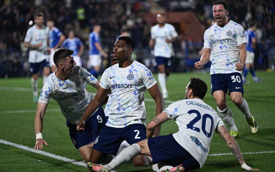 Da 2-0 a 3-4, l’Inter vince a Como in rimonta e vola a +9 sul Napoli