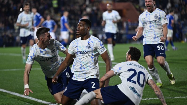Da 2-0 a 3-4, l’Inter vince a Como in rimonta e vola a +9 sul Napoli