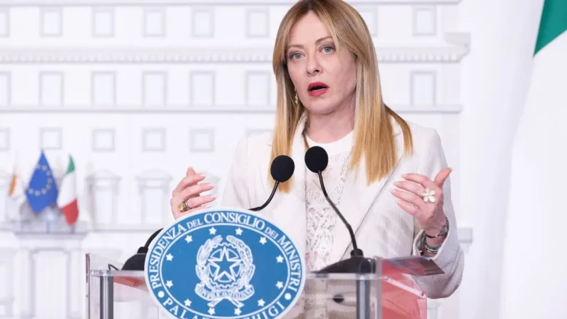 Meloni “Sospeso il rinnovo automatico dell’accordo sulla Difesa con Israele”