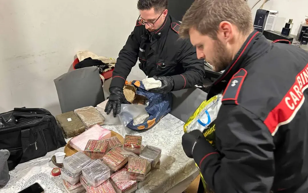 Blitz antidroga a Roma, 13 arresti tra Magliana e clan Senese