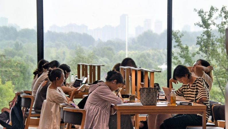 Cina, il tasso di lettura in aumento grazie alla crescita del formato digitale