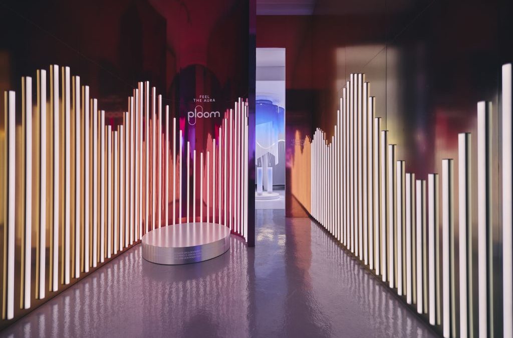 Ploom, l’installazione immersiva “Feel The Aura” alla Milano Design Week