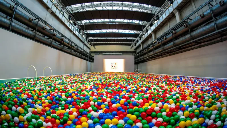 McDonald’s celebra i 40 anni in Italia con la mostra “POOL. Ti sblocco un ricordo”