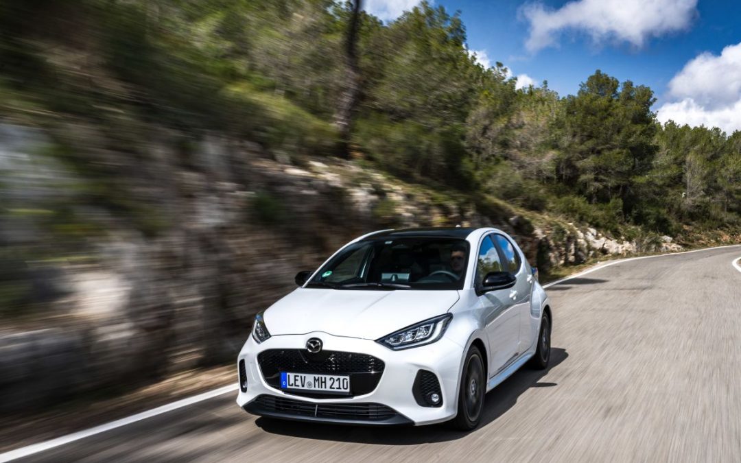 Mazda2 Hybrid 2026, aggiornamenti su design, comfort e sicurezza
