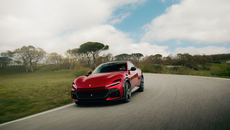 Ferrari Purosangue in configurazione Handling Speciale
