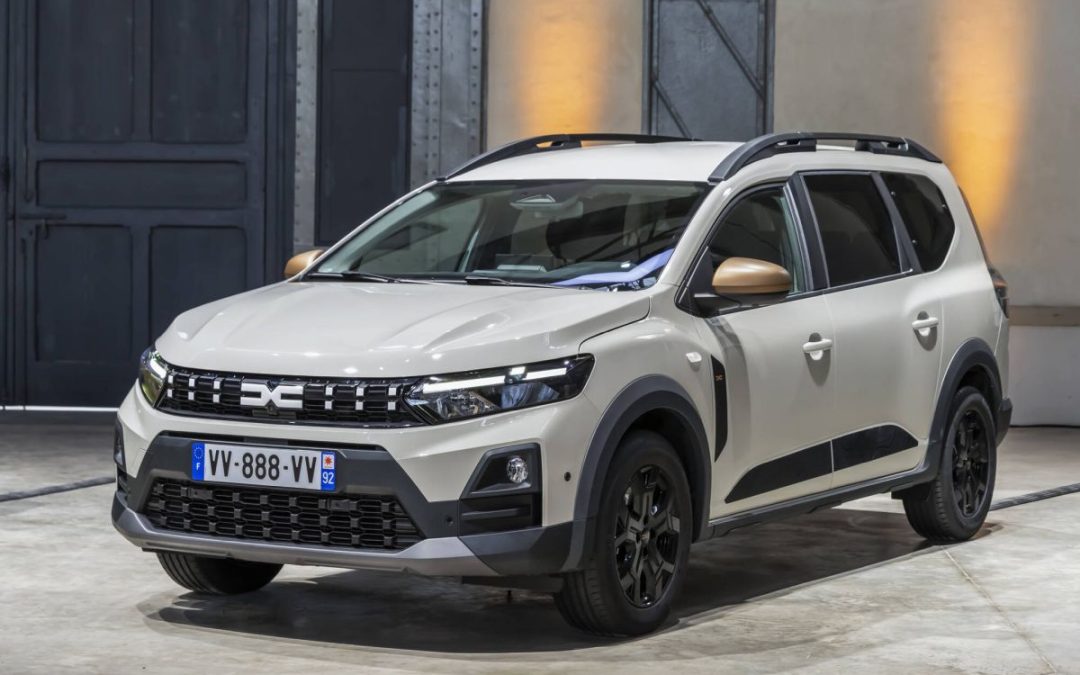 Dacia Jogger ora è più potente, ibrido e GPL