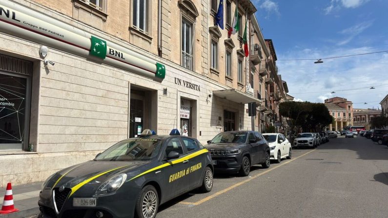 Teorema, inquirenti a caccia di un "funzionario pubblico corrotto" al Comune di Cirò Marina