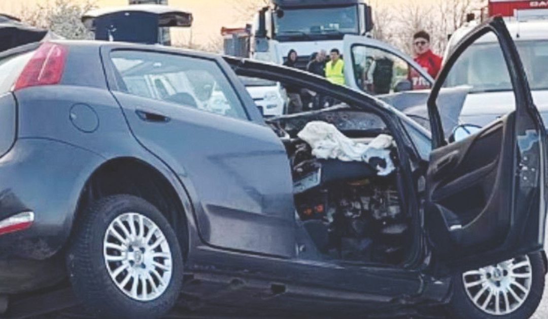 L’incidente sulla Bradanica (foto dai social)