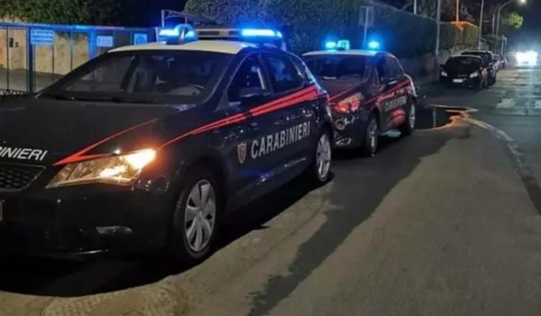 Giugliano, droga ordinata e venduta tramite walkie talkie: 2 arresti