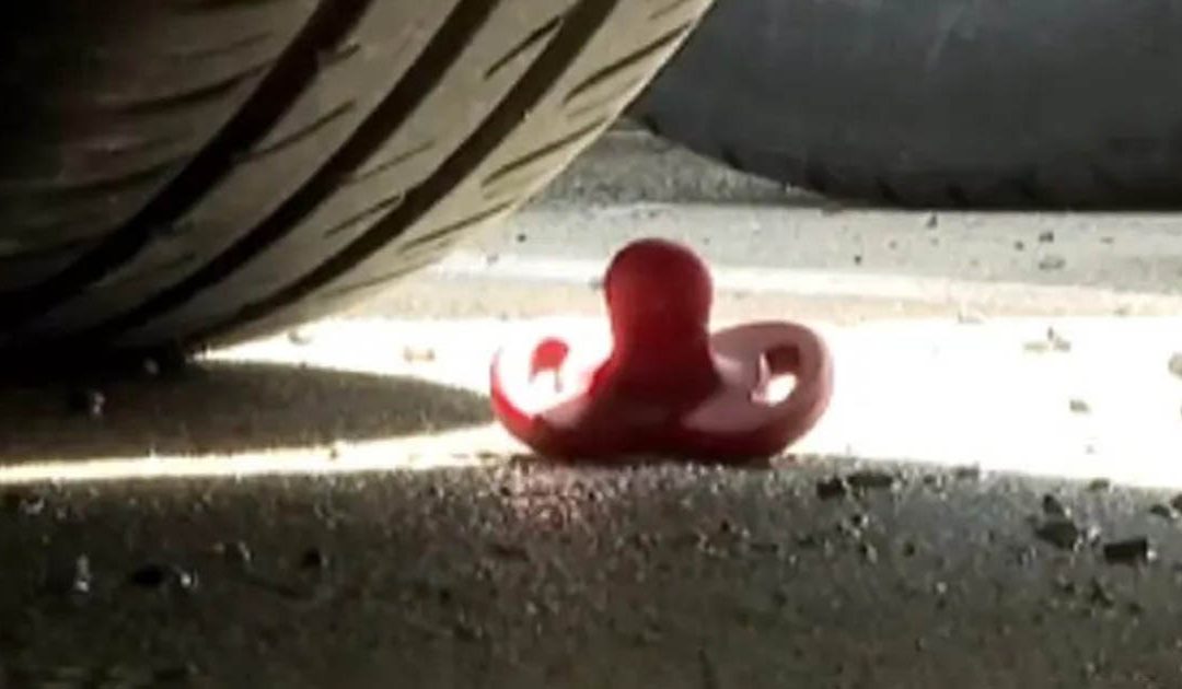 Il ciuccio del piccolo di 4 mesi morto a seguito della tragedia