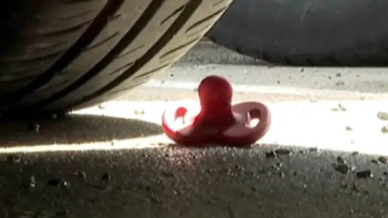 Tragedia di Catanzaro, il Rosario nelle mani e un dolore invisibile, sabato 25 aprile i funerali