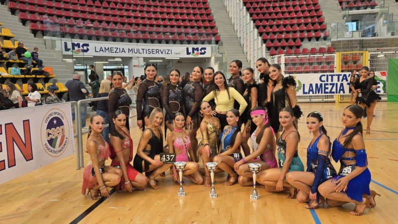 Pioggia di medaglie per la Dance Academy F&M Asd Mangone Training Center