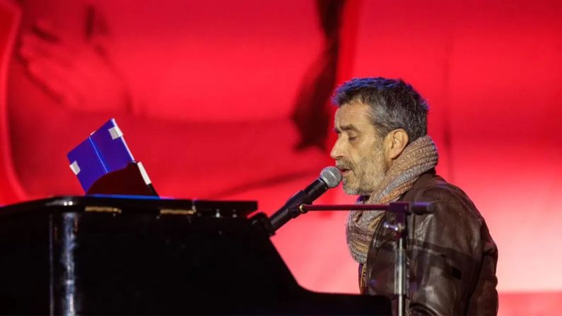 Daniele Silvestri e “Sana e robusta Costituzione”, il singolo che nessuno si aspettava