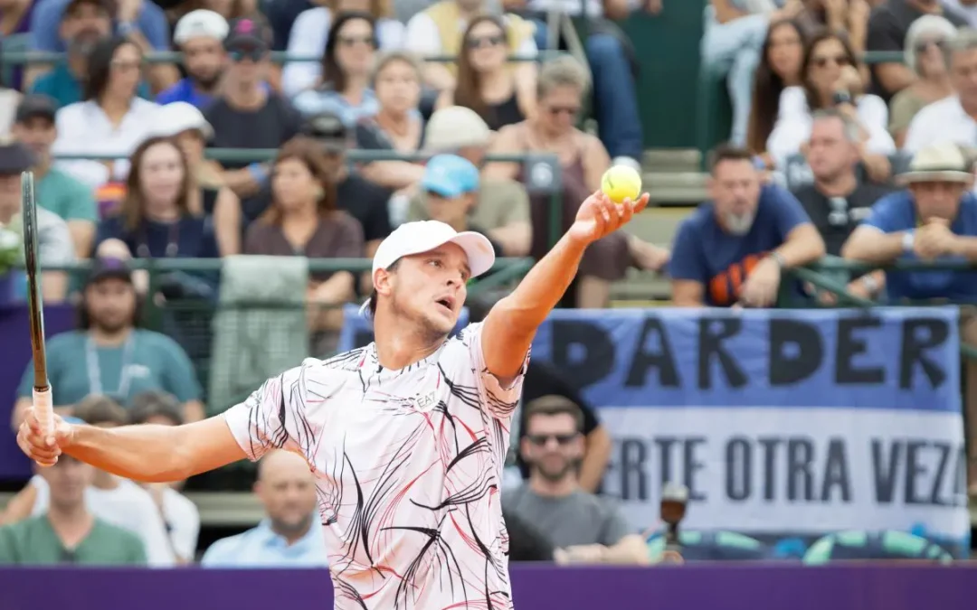 Esordio ok per Darderi a Monaco, Sonego rientra con una vittoria a Barcellona. In campo Cobolli e Musetti