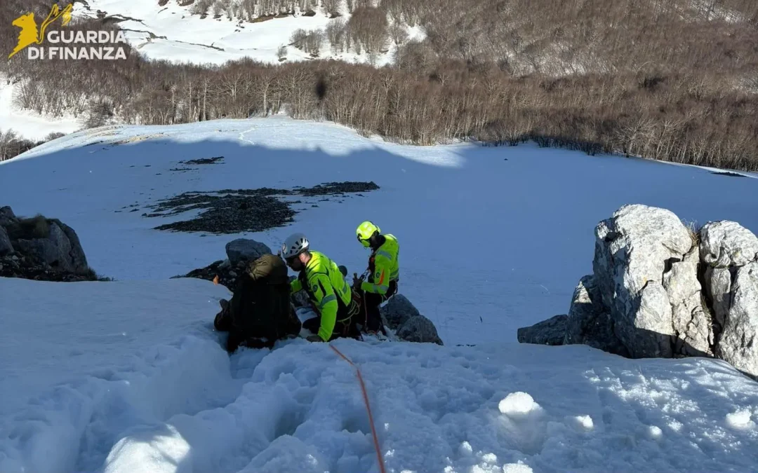 Recuperati due alpinisti dispersi sul Monte Cervati