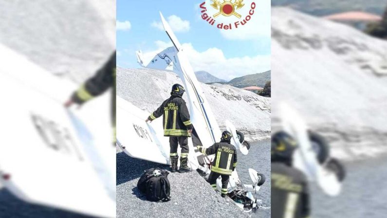 Grisolia Lido, aereo ultraleggero precipita sulla spiaggia