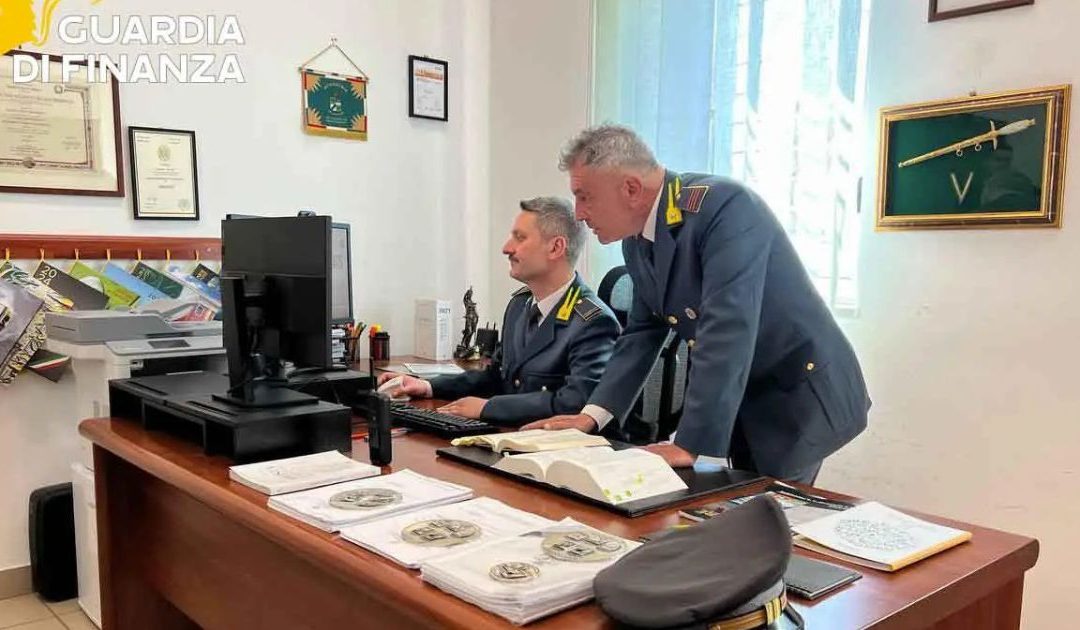 Finanzieri a lavoro (foto Guardia di finanza)