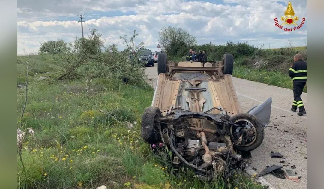 Altamura, si ribalta l’auto, muore 62enne