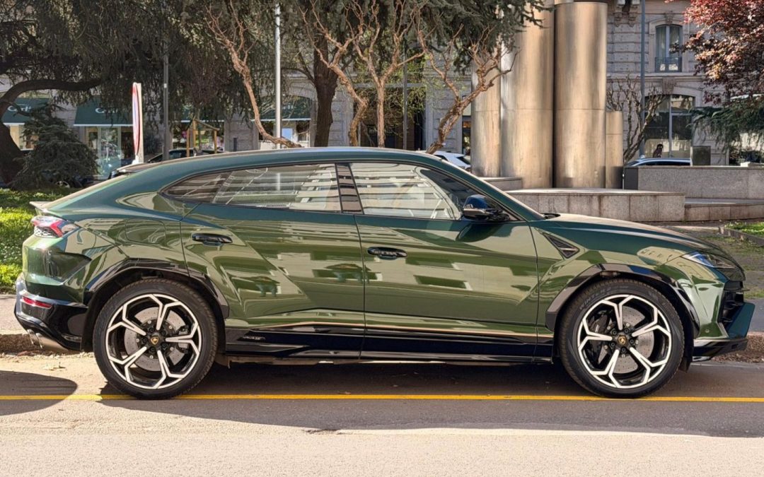 Lamborghini Urus SE, il super SUV che unisce potenza ed elettrificazione / Fotogallery
