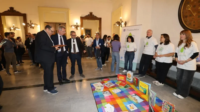 Napoli celebra la Giornata Mondiale del Libro e del Diritto d’Autore, Manfredi “La lettura forma cittadini consapevoli”