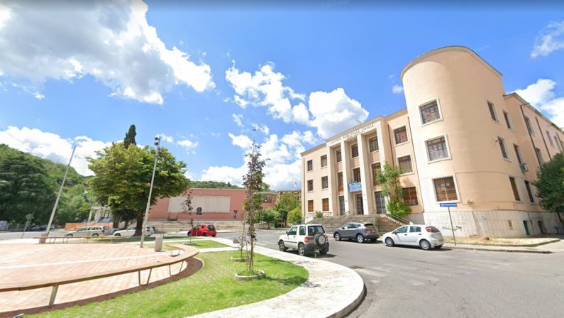Cosenza, studentessa aggredita in pieno centro