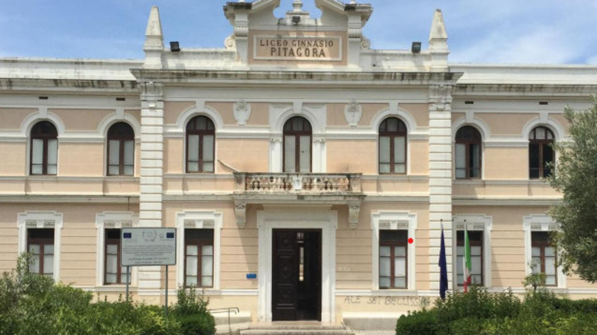 https://www.quotidianodelsud.it/wp-content/uploads/2026/04/liceo-pitagora-crotone.jpg
