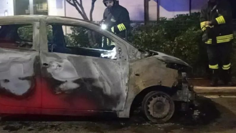 Incendio a Margherita di Savoia, in fiamme l’auto di Lodispoto, presidente Provincia Bat