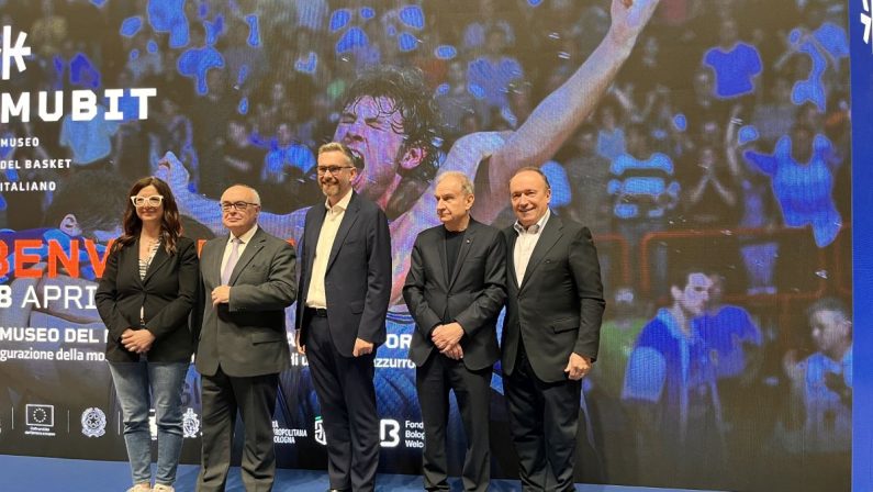 Inaugurato a Bologna il Museo del Basket Italiano, Petrucci “Luogo di emozioni”