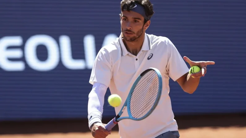 Musetti debutta con una vittoria a Madrid, battuto Hurkacz in due set. Oggi in campo anche Sinner
