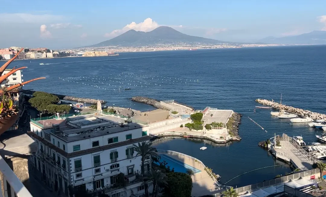 Al via la stagione balneare a Napoli, off limits Bagnoli e Gaiola