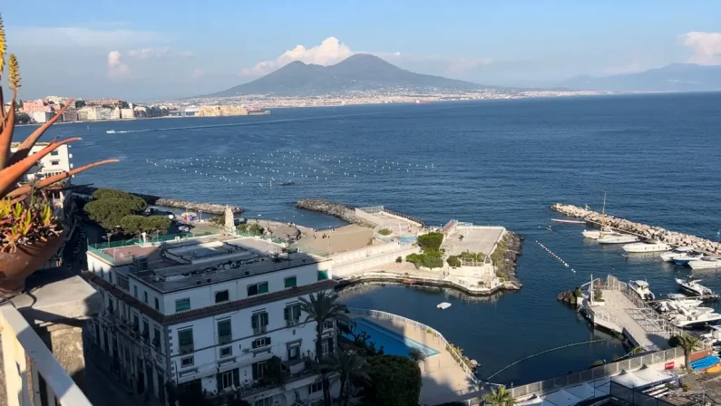 Al via la stagione balneare a Napoli, off limits Bagnoli e Gaiola