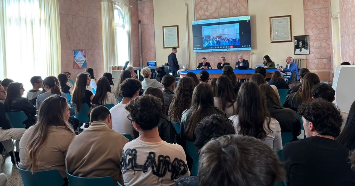 https://www.quotidianodelsud.it/wp-content/uploads/2026/04/pedagogia-antimafia-liceo-classico-crotone.jpg