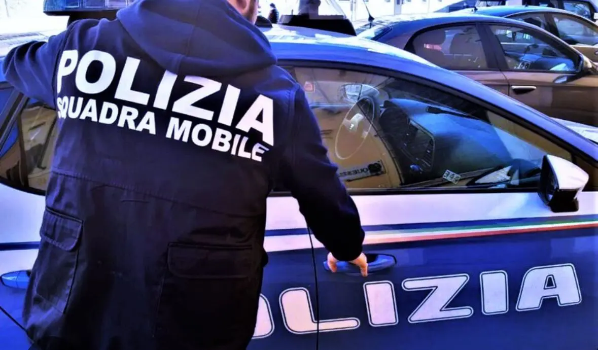 https://www.quotidianodelsud.it/wp-content/uploads/2026/04/polizia-1.jpeg