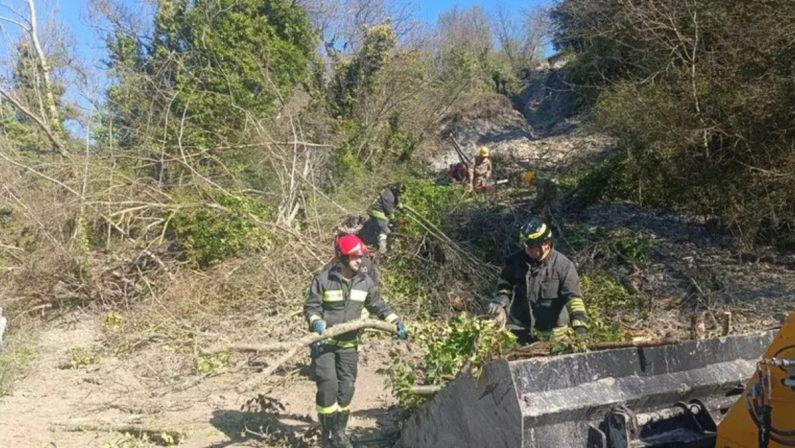 Roseto Valfortore, l’Esercito e i Vigili del Fuoco in campo contro l’isolamento