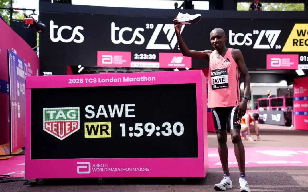Maratona di Londra da record, Sawe è il primo uomo a scendere sotto le due ore