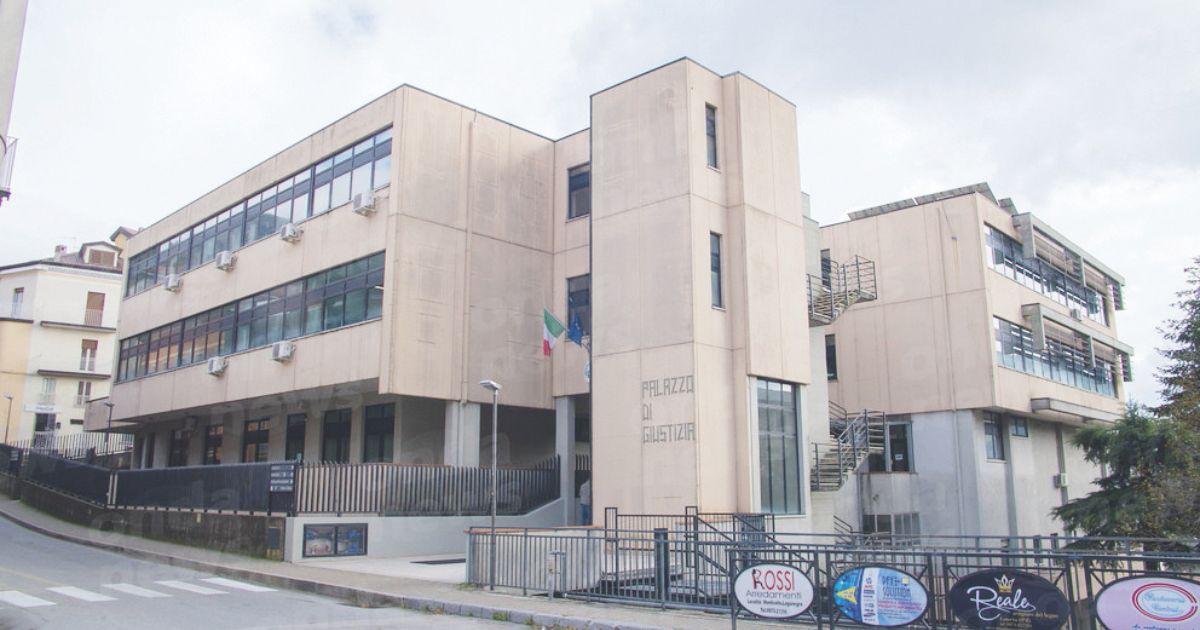 https://www.quotidianodelsud.it/wp-content/uploads/2026/04/tribunale-lagonegro.jpg