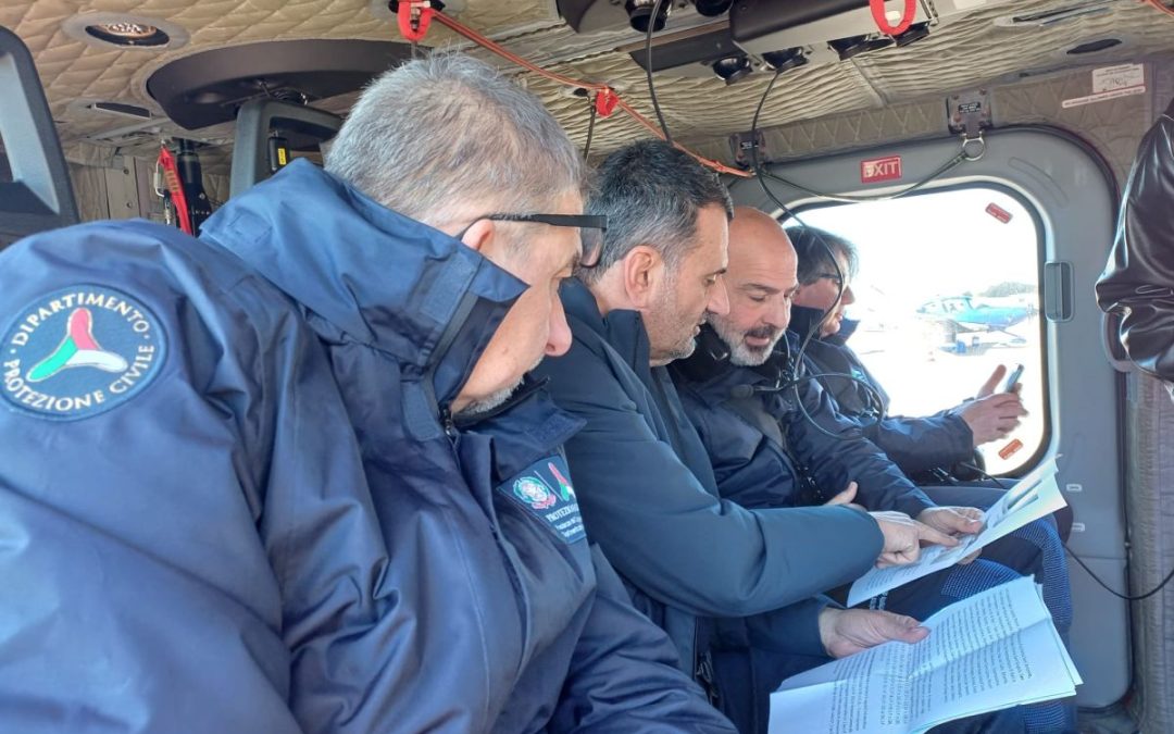 Puglia, Decaro con Ciciliano sorvola le zone colpite dal maltempo