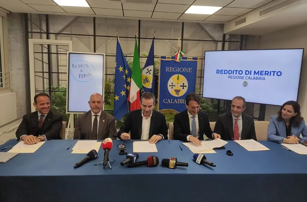 Occhiuto e i rettori delle università calabresi siglano l’intesa per il reddito di merito