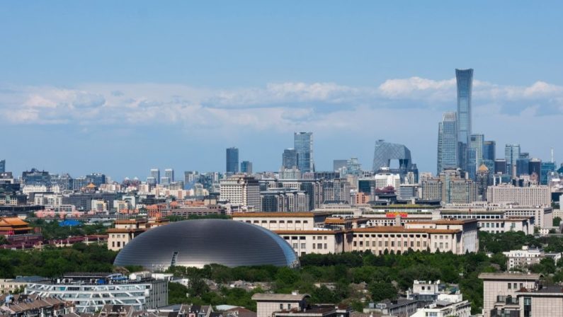 La Cina approva una legge per rafforzare il sistema di assistenza sociale
