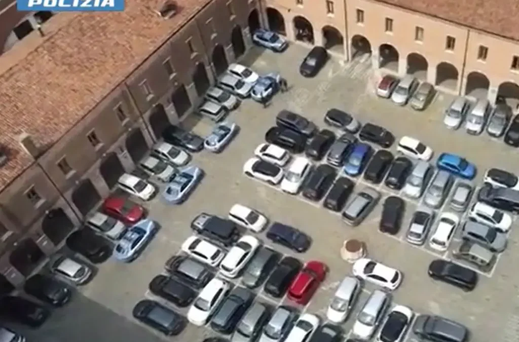 Finti poliziotti rapinano anziana a Venezia: due arresti a Salerno