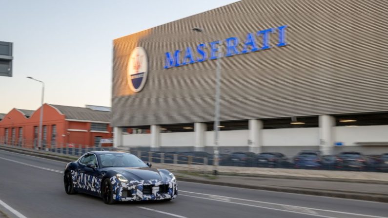 Prototipi di Maserati GranTurismo, GranCabrio e Grecale continuano test su strada