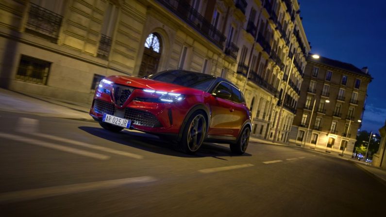 Alfa Romeo Junior si rinnova, torna Pedro Alonso nello spot tv