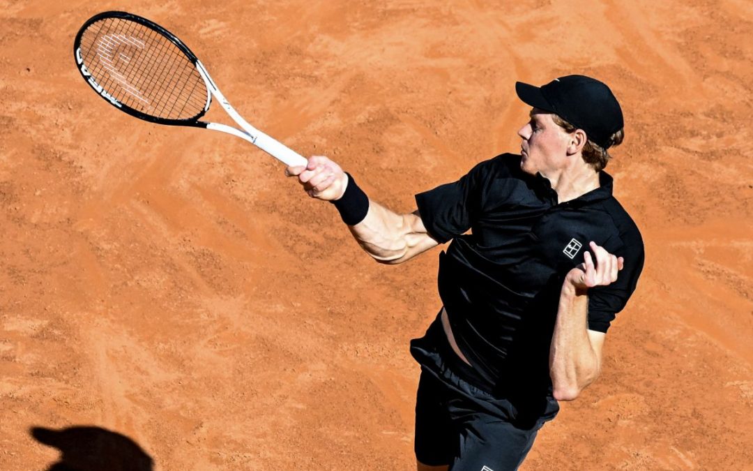 Sinner batte Rublev in due set, è semifinale a Roma con record